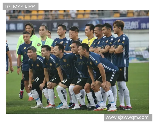 足球场上谁为王球技非凡人称赞猜猜这位明星名绿茵传奇任你猜